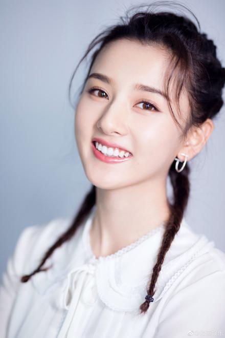 宋祖儿搞娱乐吃瓜君